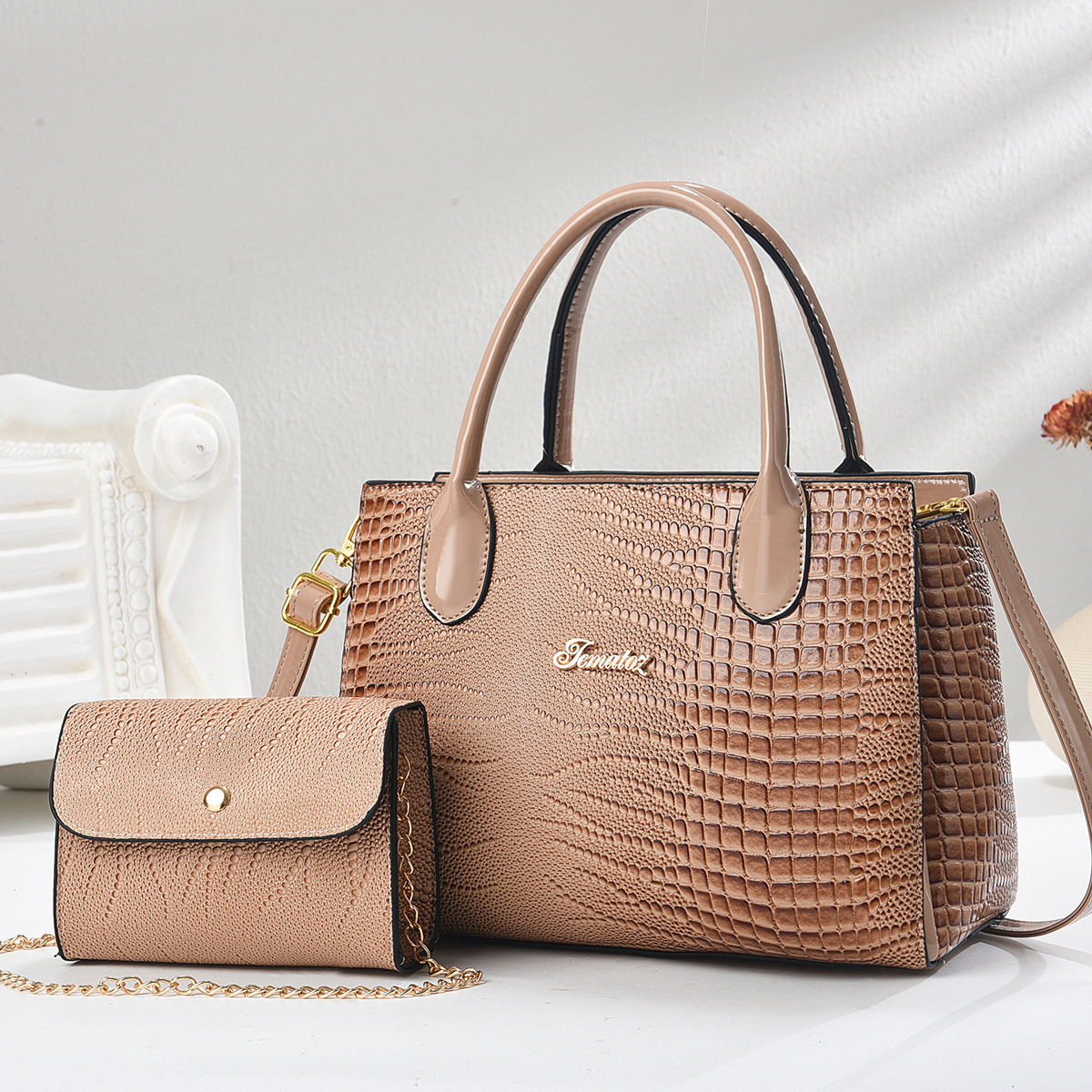 Large-capacity single-shoulder bag, cross-border trendy handbag, 2025 new trendy large bag, women's fashionable crossbody bag, versatile for moms Application Scenario