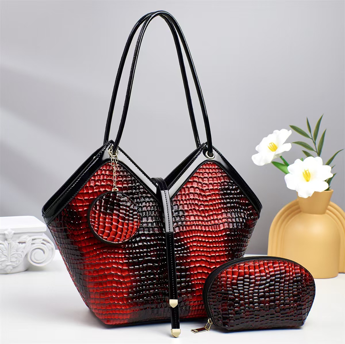 Cross-border foreign trade three-piece set: basket bag, high-end crossbody women's bag, niche light luxury single-shoulder bag, tote bag Application Scenario