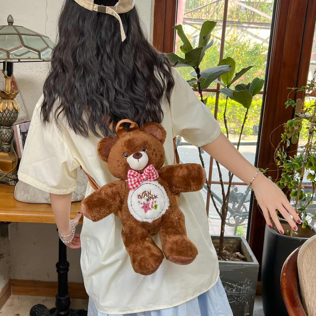 Cute cartoon bear plush backpack, student doll accessory, small backpack, 2024 new style claw machine doll exchange Application Scenario