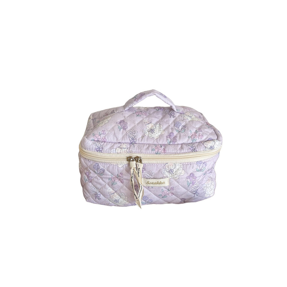 312283 ins cartoon hand-held makeup bag, cute large-capacity portable skin care product storage bag, travel toiletry bag Item Picture
