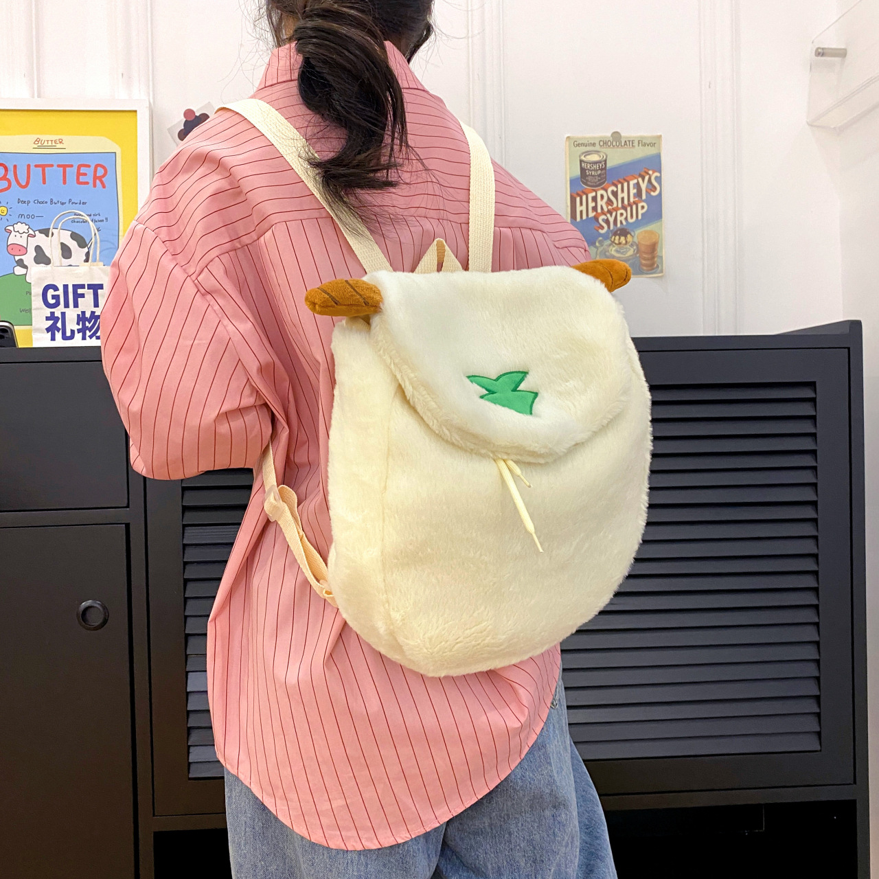 The new cartoon and cute plush sheep village uniform is suitable for both shoulders, versatile, and can be used as a school bag, phone bag, and coin purse Application Scenario