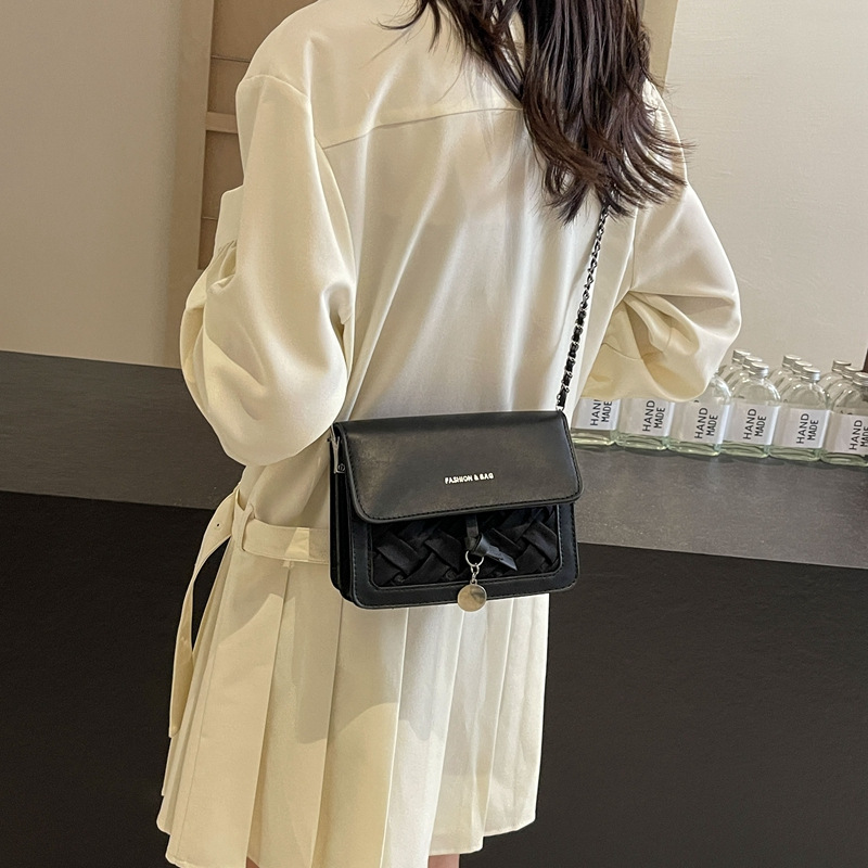 High-end quality chain small bag for women, 2024 new color contrast versatile single-shoulder bag, fashionable and casual crossbody small square bag Application Scenario