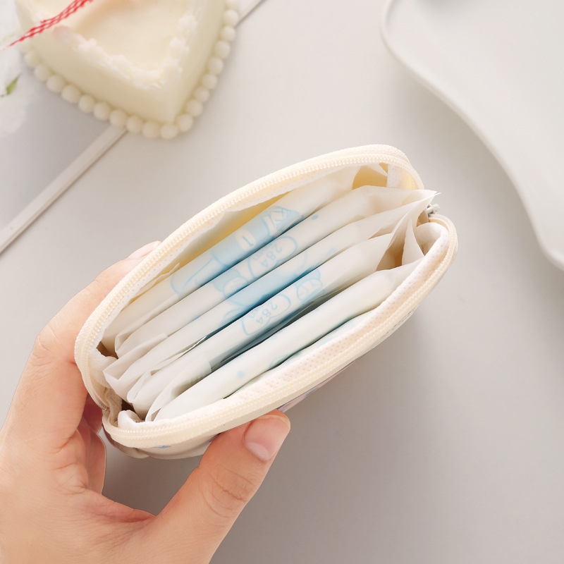 Factory direct sales for the back-to-school season: Pearl Girls' portable Sanitary Napkin Storage Bag, simple Sanitary Napkins and Menstrual packs for middle school students Application Scenario