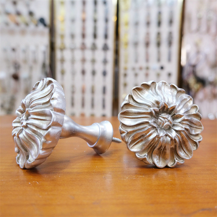 【 Yonghao Hardware 】 Factory direct cross-border supply of classic resin curtain hooks and wall hooks Application Scenario