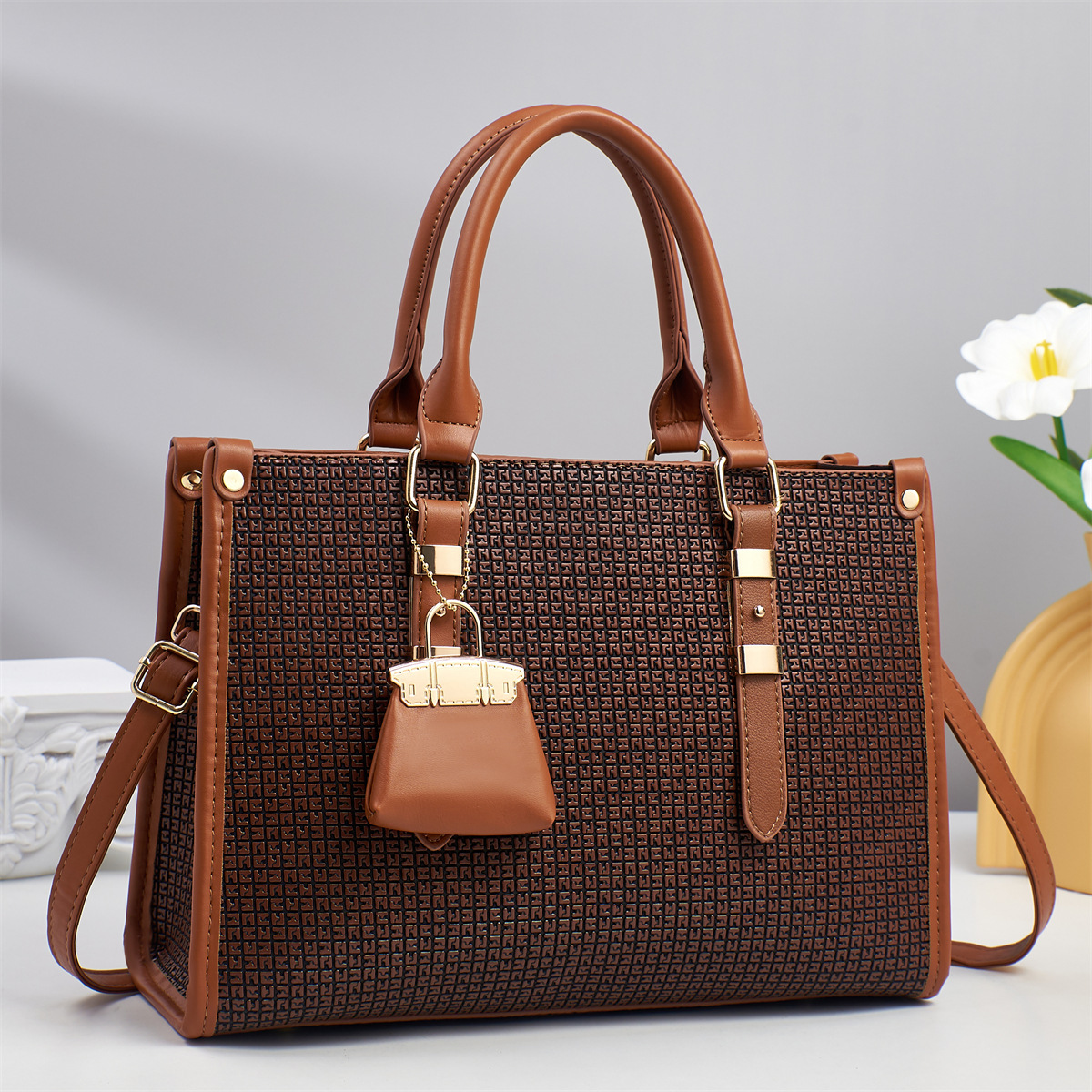 Commuter versatile women's bag, fashionable textured leather handbag, elegant texture, large-capacity women's bag manufacturer wholesale Specification drawing