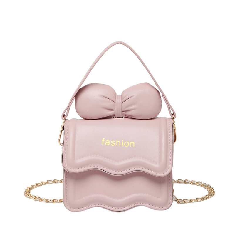 This high-quality underarm small bag is a new summer fashion and versatile single-shoulder bag for women in 2025. It features a niche design and a commuting chain bag Item Picture