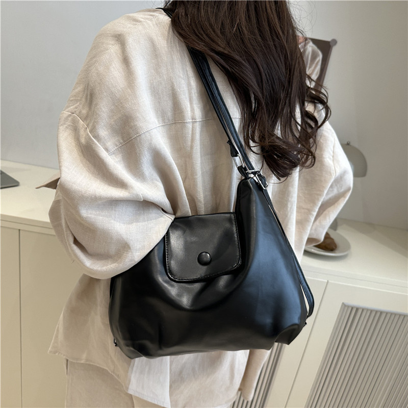 A trendy, retro, large-capacity bag for women's 2025 summer commuting backpack, single-shoulder tote bag Specification drawing