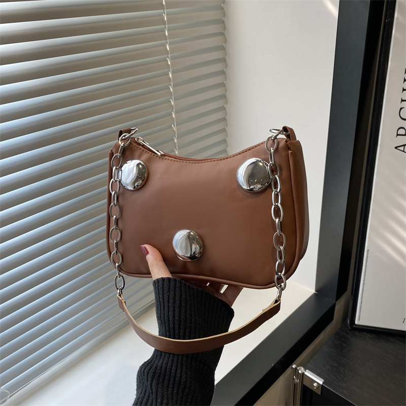 Stylish, casual, trendy and unique, spicy girl style riveted new 2025 simple crossbody handbag, small square women's bag full figure