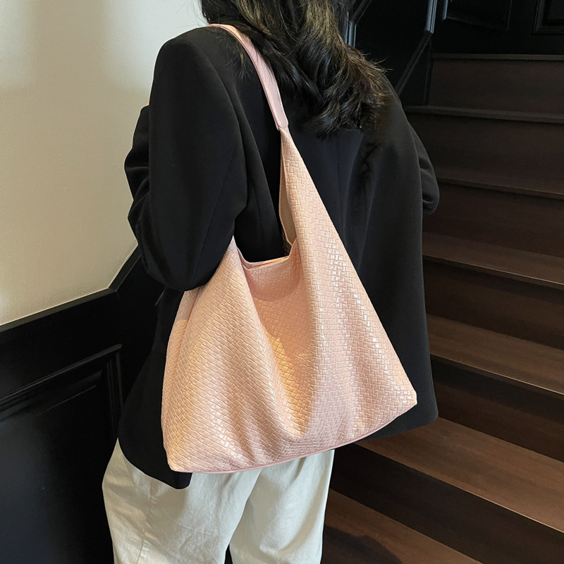 A simple and elegant woven hand-held bucket bag for women in 2025, a new style that is fashionable, trendy, casual and stylish single-shoulder bag Specification drawing