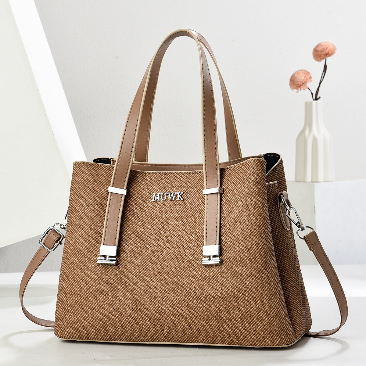 New fashionable hand-held women's bag from the manufacturer for foreign trade, simple and trendy Korean-style crossbody bag, high-end quality single-shoulder bag for women Specification drawing