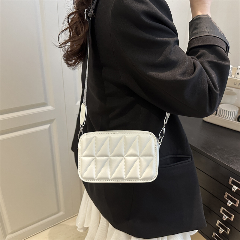 Korean trendy small square bag 2025 Summer new style bag, women's fashionable and simple single-shoulder bag, casual and individual crossbody bag Specification drawing