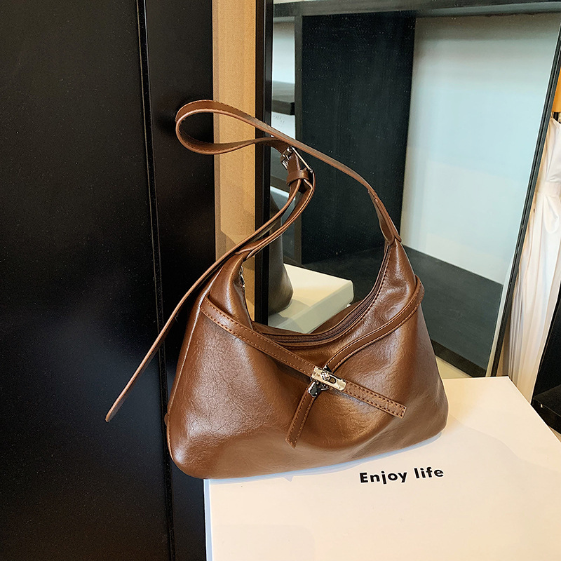 This year's trendy bags for women are the 2024 new retro and niche design single-shoulder underarm bag and casual dumpling bag Specification drawing