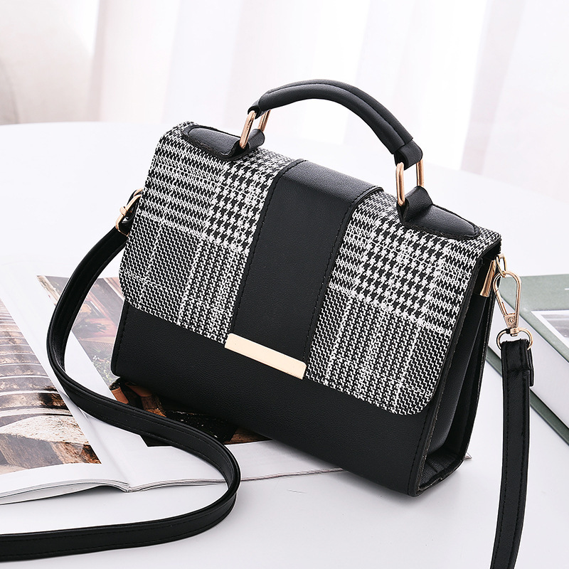 Factory direct sales of 2024 new women's bags, fashionable small square bags, Korean-style checkered single-shoulder bags, student single-shoulder bags details Picture