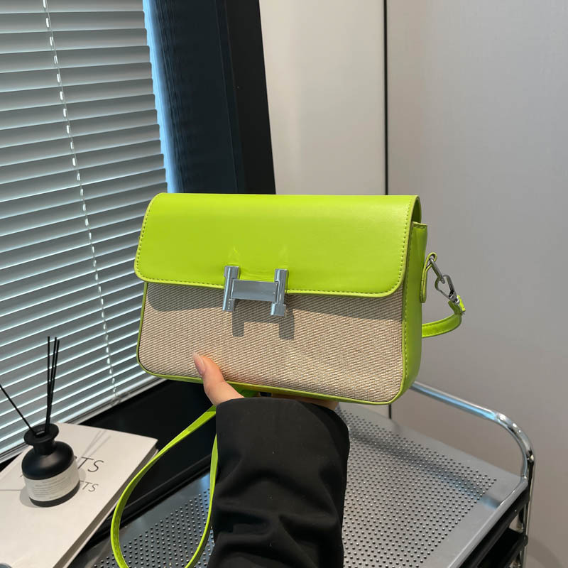 Retro texture small bag for women, 2025 Summer new casual color-blocking small square bag, fashionable and stylish commuter crossbody bag full figure