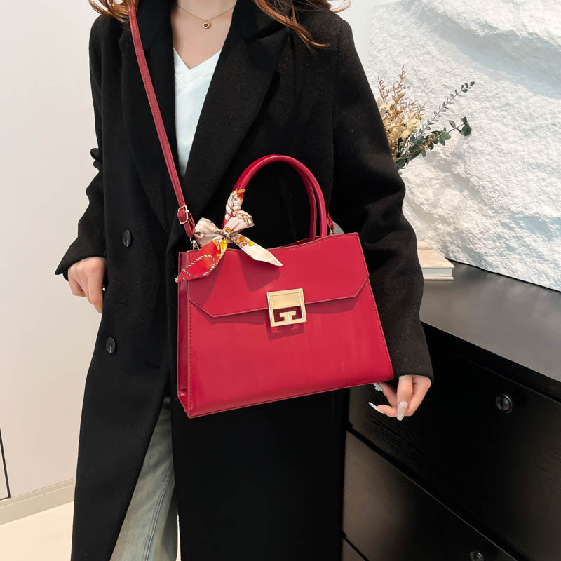 Red bag, wedding bag, mom bag, middle-aged mother-in-law's grand handbag, texture, crossbody bag Specification drawing