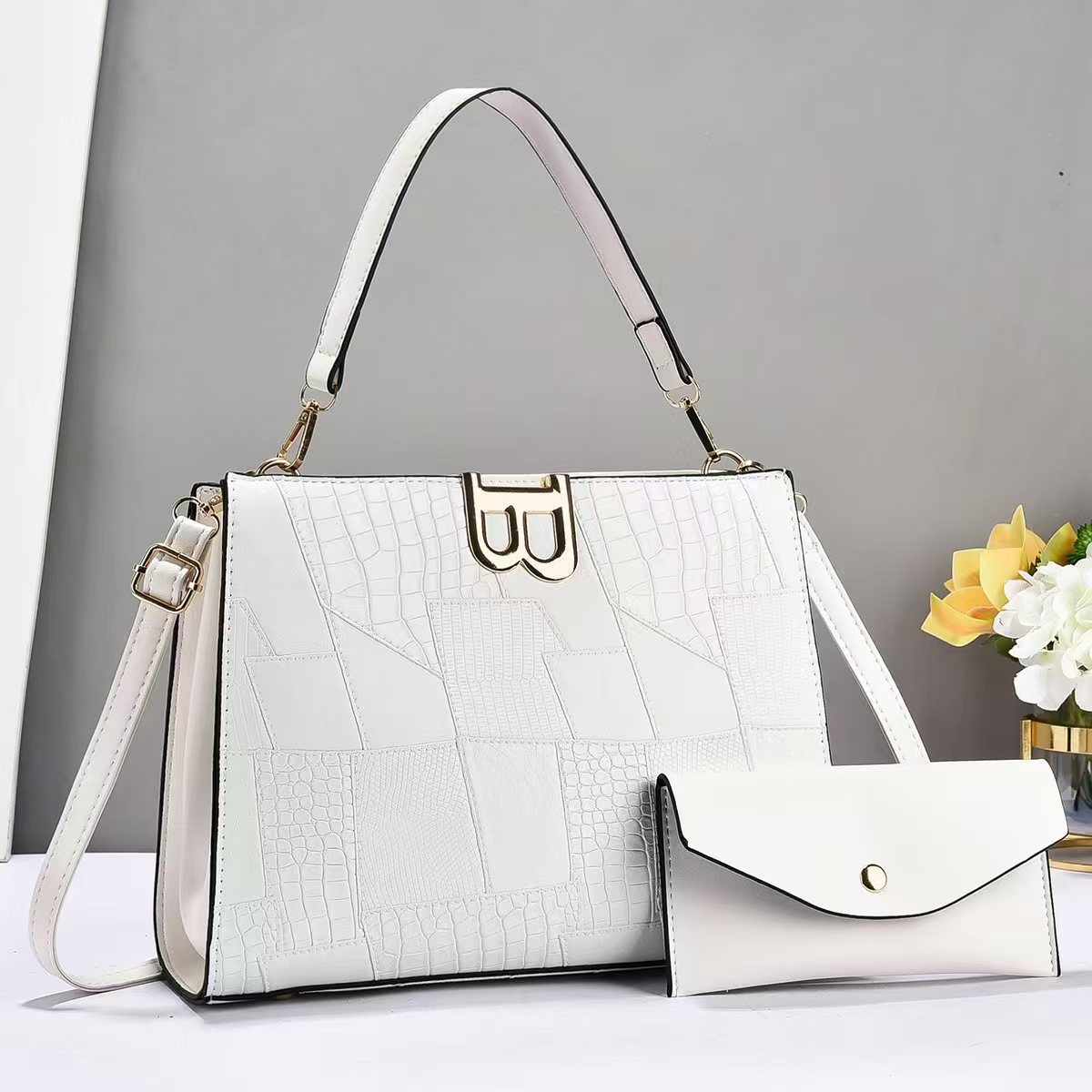 Casual and simple 2025 fashion new style patchwork material large capacity, light and stylish texture hand-held mother and child bag envelope Specification drawing