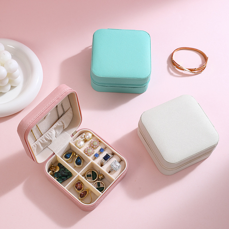 Wholesale of Korean-style jewelry boxes, household storage small boxes, travel portable and travel earrings, necklaces, rings and jewelry boxes full figure
