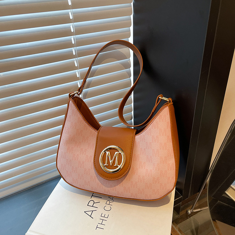 A new French niche printed underarm bag for women in spring 2025, a versatile and trendy single-shoulder bag for commuting full figure
