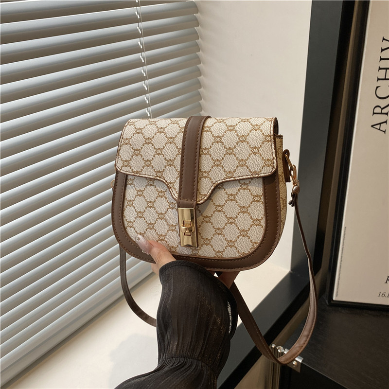 Retro small bag for women, 2025 Summer New trendy and simple ins crossbody bag, casual single-shoulder saddle bag full figure