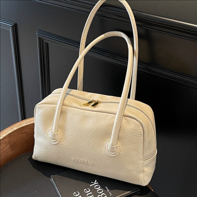 2025 New high-end, stylish, versatile single-shoulder, underarm bag for women, Korean style, fashionable, large-capacity hand-held baguette bag full figure