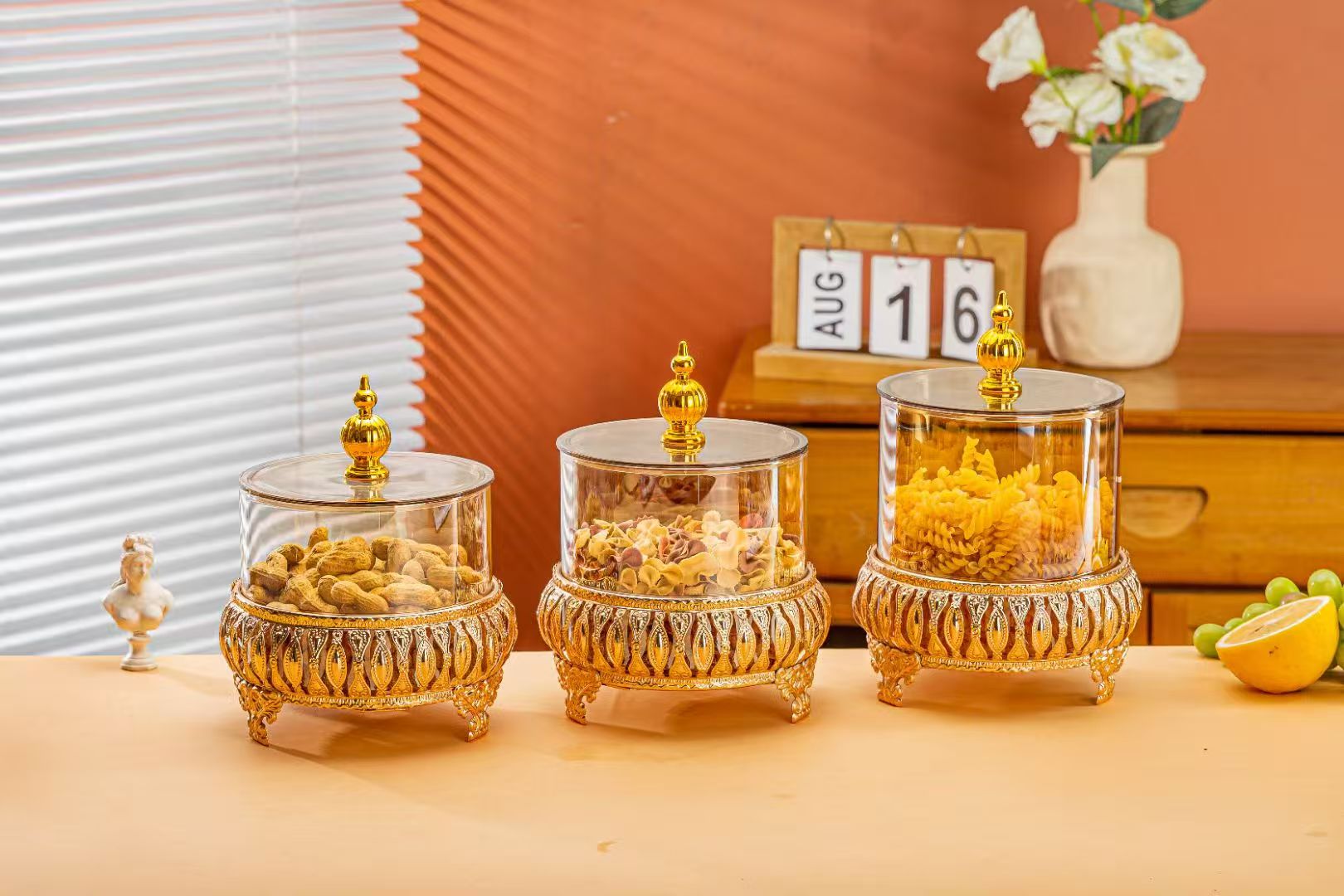 European-style light luxury storage glass storage creative jars, candy jar ornaments, home desktop glass candy jar handicraft set Specification image