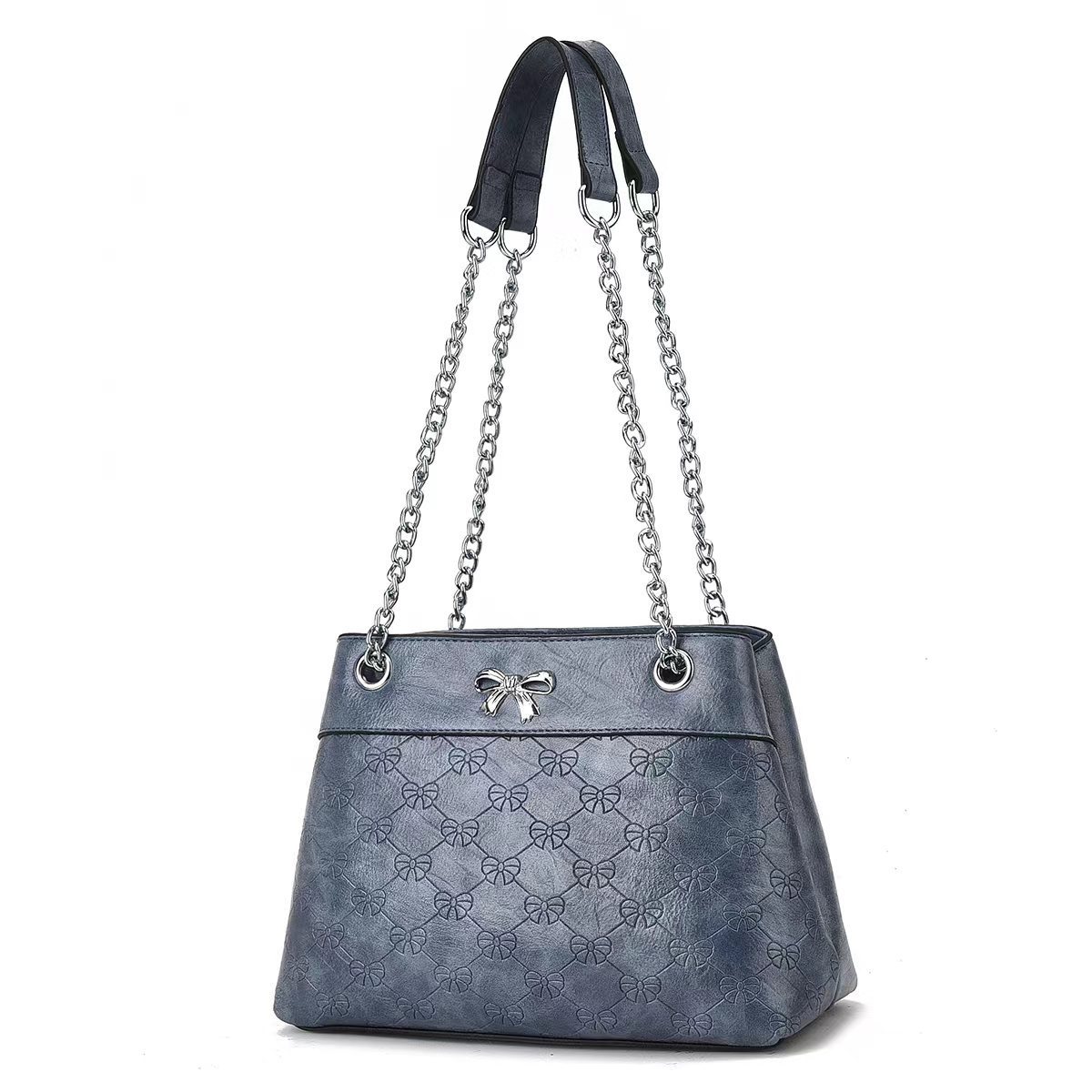 The chain is elegant and versatile. The single-shoulder crossbody bag from the manufacturer is a trendy and fashionable women's bag and a middle-aged mother's bag with a sense of luxury Application Scenario