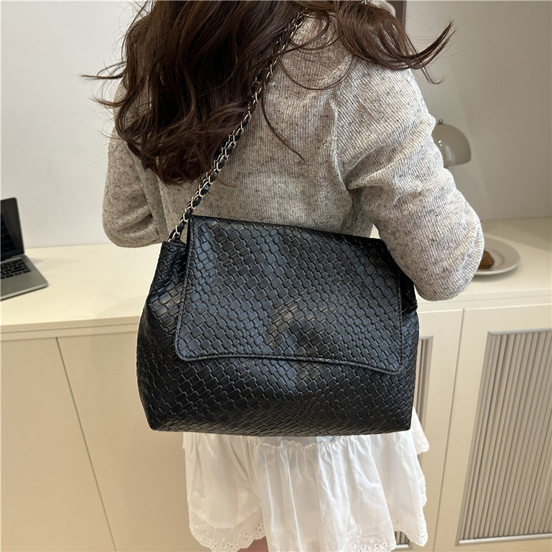 Cross-border trendy woven pattern women's bag, high-end single-shoulder bag, flip bag, simple and versatile commuting chain bag Specification drawing