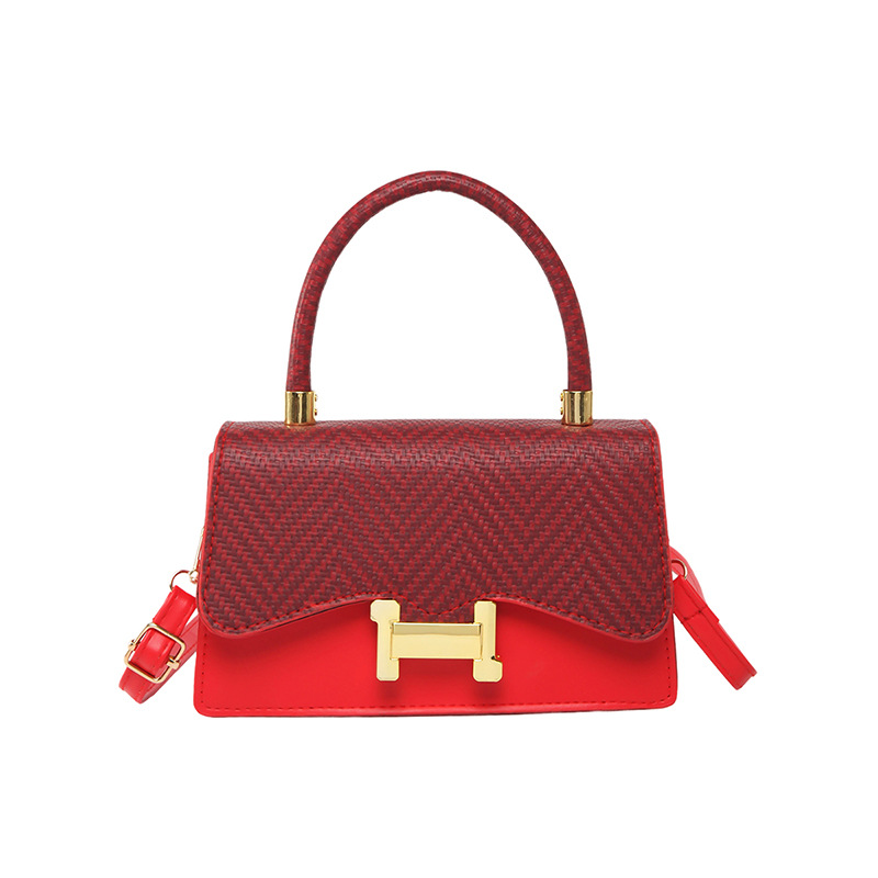 The 2025 new niche design, simple and fashionable, single-shoulder crossbody bag, and stylish small square commuting bag Item Picture