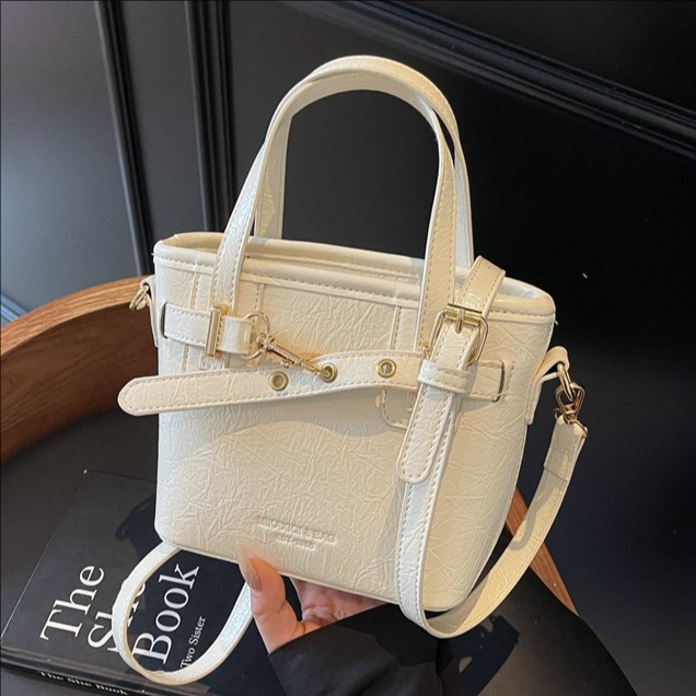 Bag Girl 2025 New high-end handbag, trendy bucket bag, Korean-style stylish crossbody bag, retro single-shoulder bag full figure