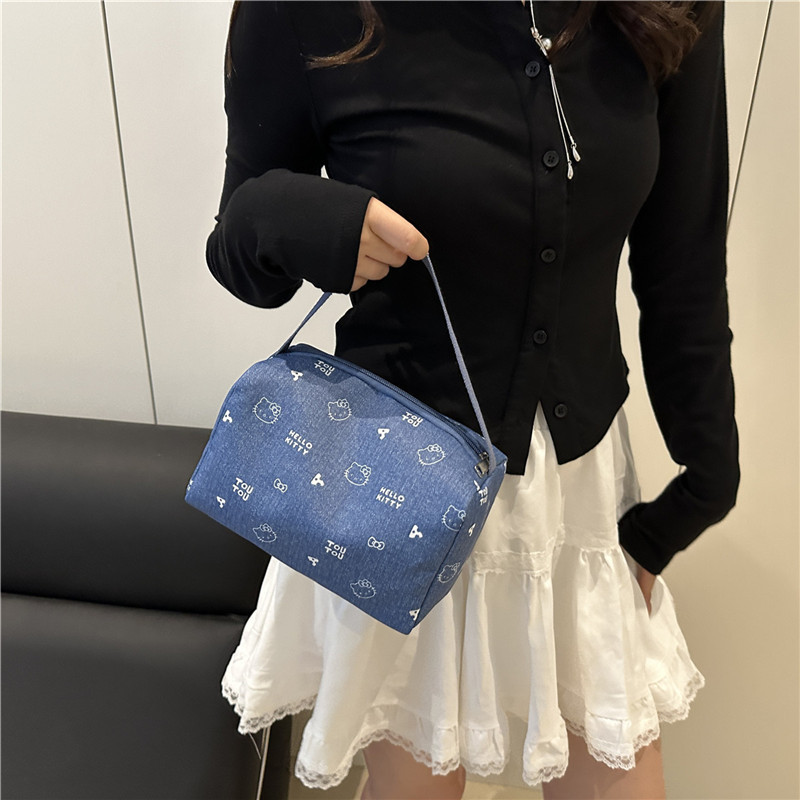 A sweet and stylish Japanese niche design handbag, a simple single-shoulder underarm bag, and a new printed fashionable bag Specification drawing