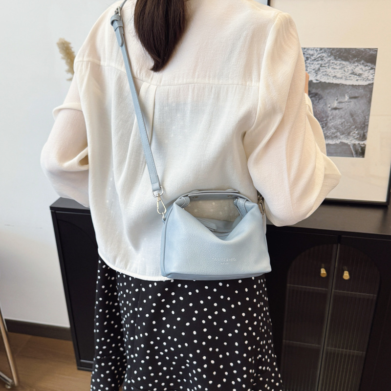 New Spring/Summer 2025 Korean-style exquisite solid color handbag for women, with a high-end texture, simple and versatile, single-shoulder crossbody bag Specification drawing