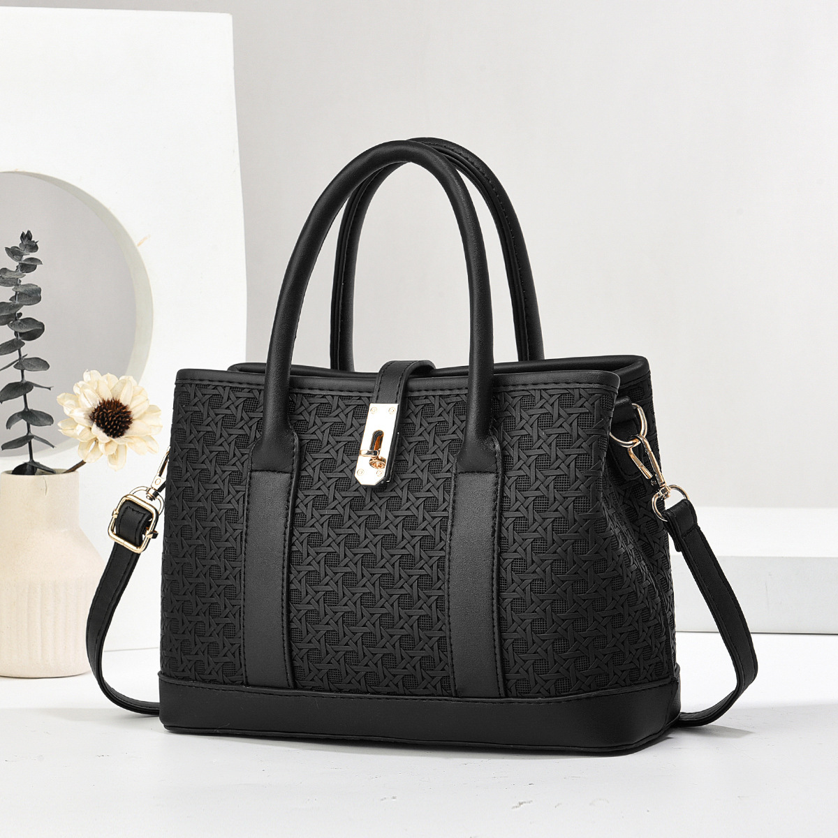 New patchwork embossed women's handbag, cross-border niche and versatile single-shoulder crossbody bag, stylish and stylish princess bag full figure
