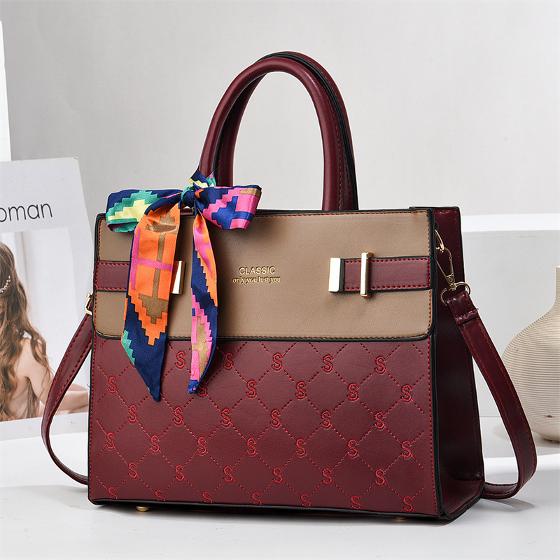 2025 Multi-color embroidered thread large-capacity women's bag, trendy women's bag, high-end single-shoulder crossbody bag, handbag women's bag Application Scenario
