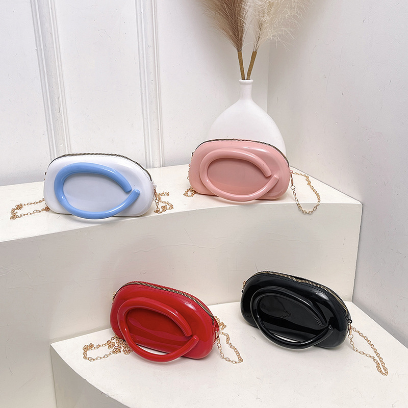 Versatile hand-held small bag for women, 2025 new style stylish and textured box bag, summer high-end single-shoulder crossbody bag Application Scenario