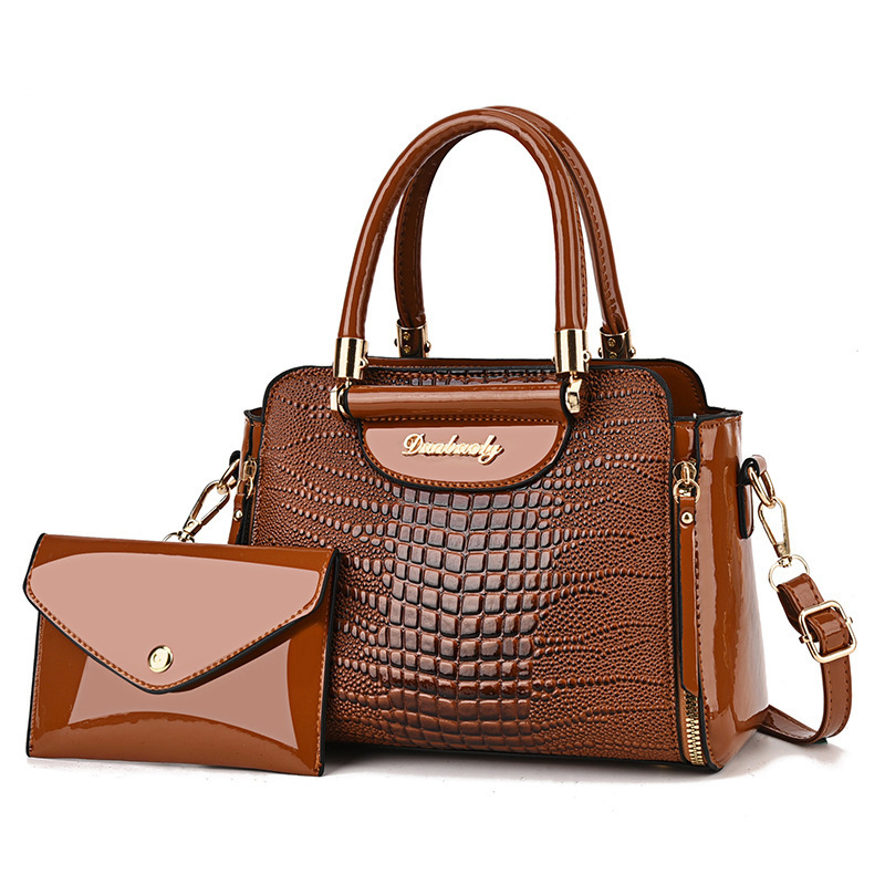 Cross-border consignment delivery of two-piece sets of mother and child bags wholesale 2024 new crocodile-patterned European and American fashion women's single-shoulder bags Application Scenario