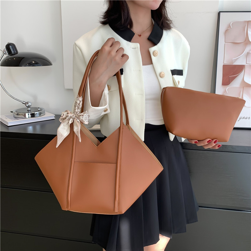 A niche design bow hand-held small bag for women, Spring 2025 new large-capacity single-shoulder bag, trendy underarm pouch full figure