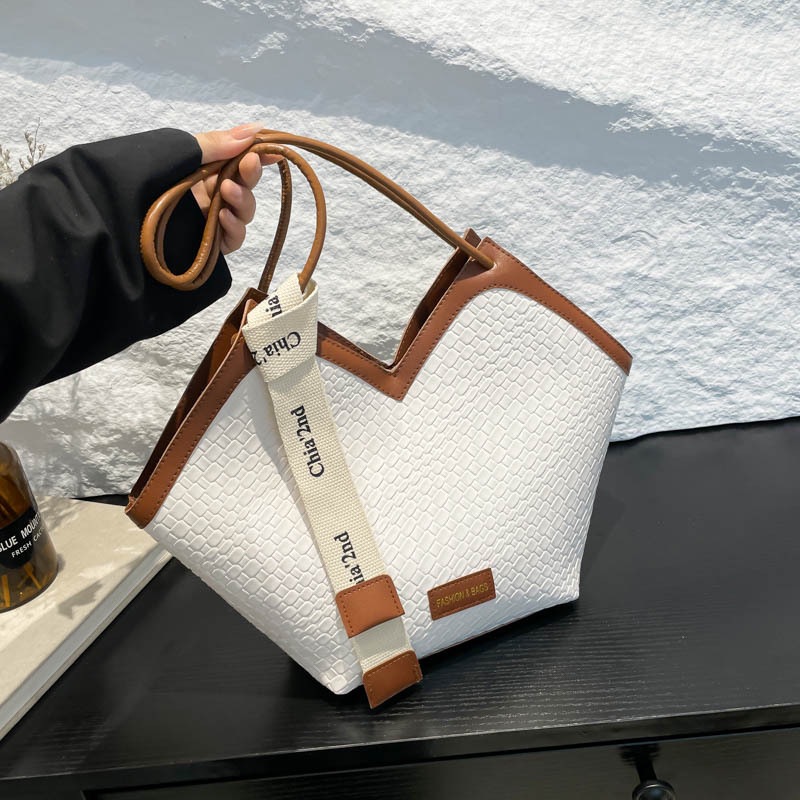 Large-capacity women's 2025 new retro style woven pattern single-shoulder underarm bag, fashionable and high-quality commuter tote bag Specification drawing