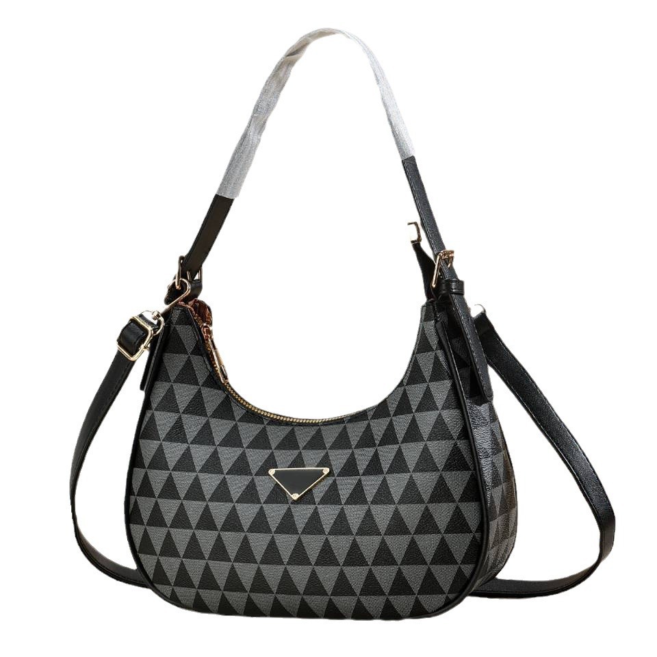 【 Cross-border Bestseller 】 Women's Bag 2024 Fashion Korean Version single-shoulder crossbody chain Bag Cross-border Trendy Casual Style Bag Application Scenario