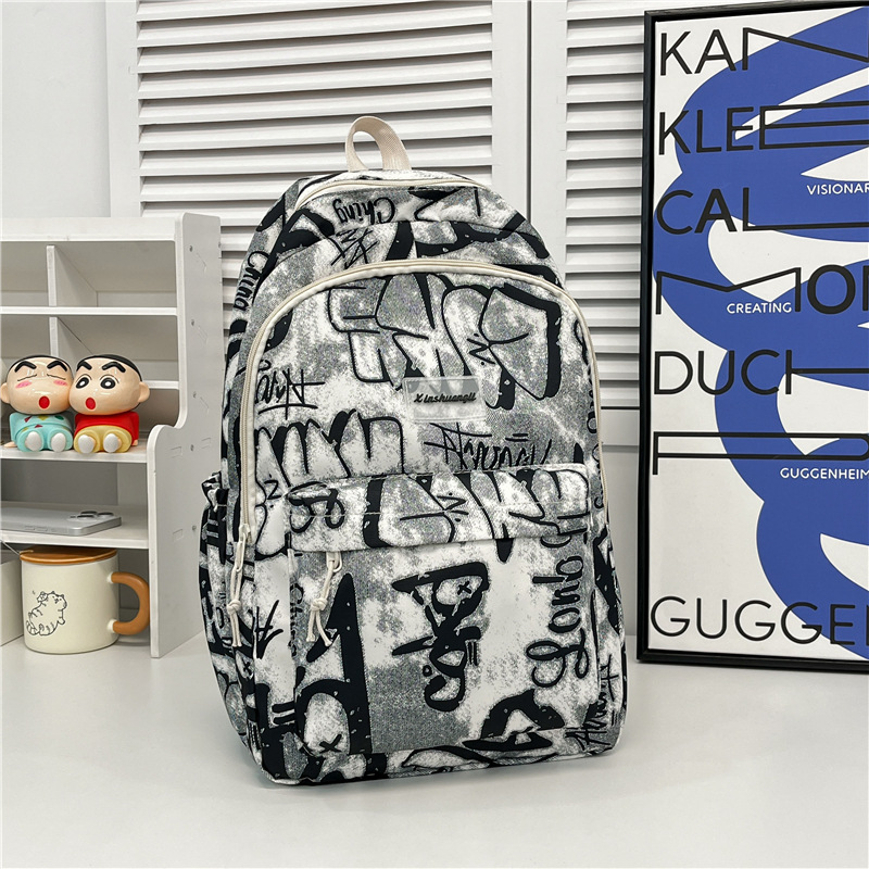 Niche design nylon trendy backpack, casual large-capacity backpack, Haraju-style college student crossbody bag full figure