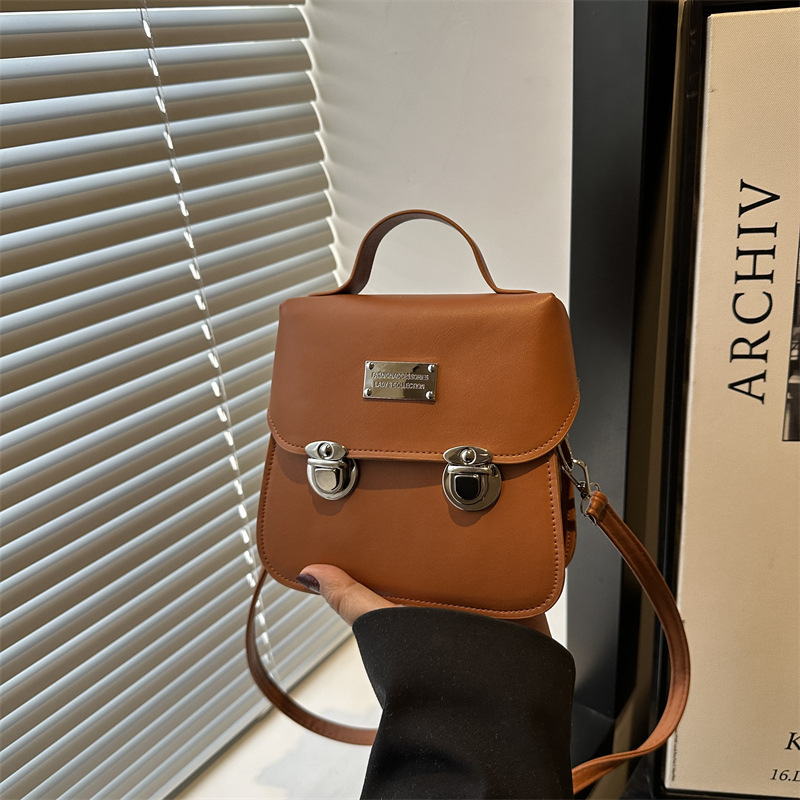 New large-capacity backpack, fashionable women's crossbody bag, stylish and textured briefcase, lockable coin purse, commuting single-shoulder bag full figure