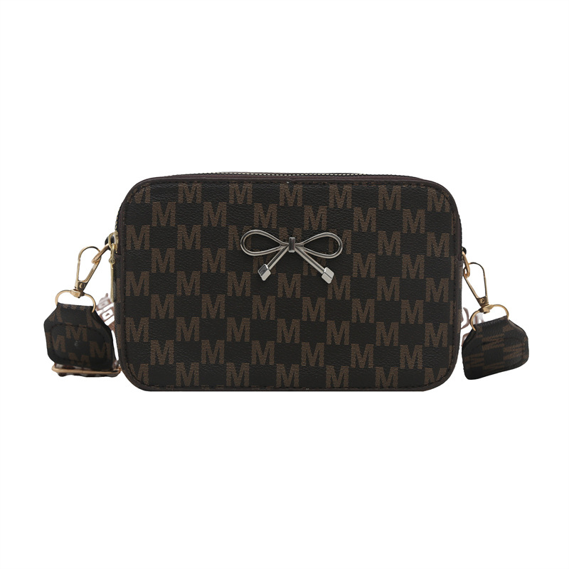 New style: Fashionable printed retro casual small square bag, wide shoulder strap single-shoulder crossbody bag, versatile small square bag for commuting Item Picture