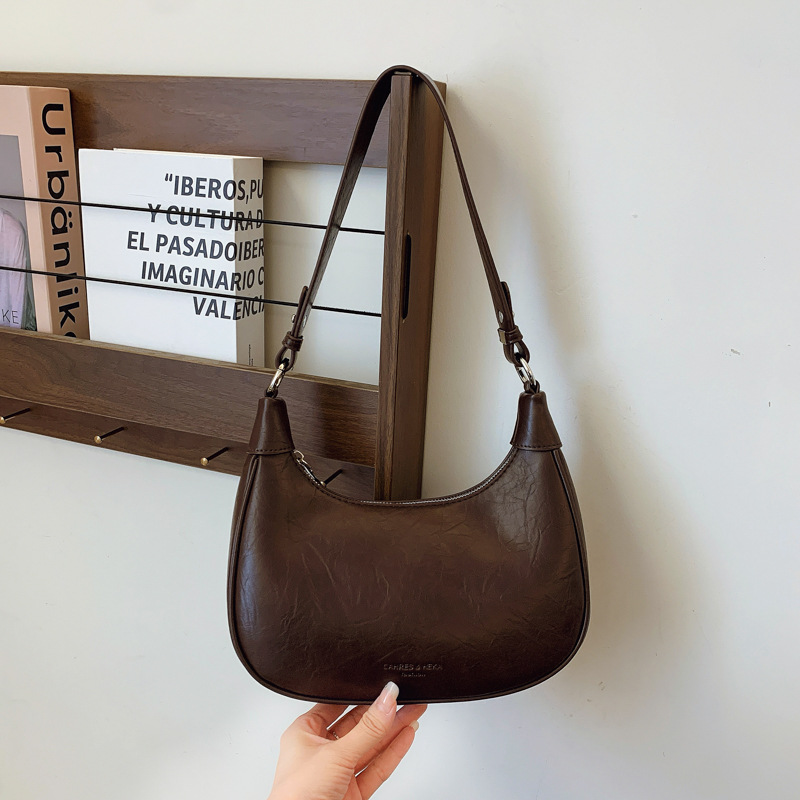 A niche design soft-skin dumpling bag for women, 2024 new retro large-capacity underarm bag, a high-end single-shoulder crossbody bag Specification drawing