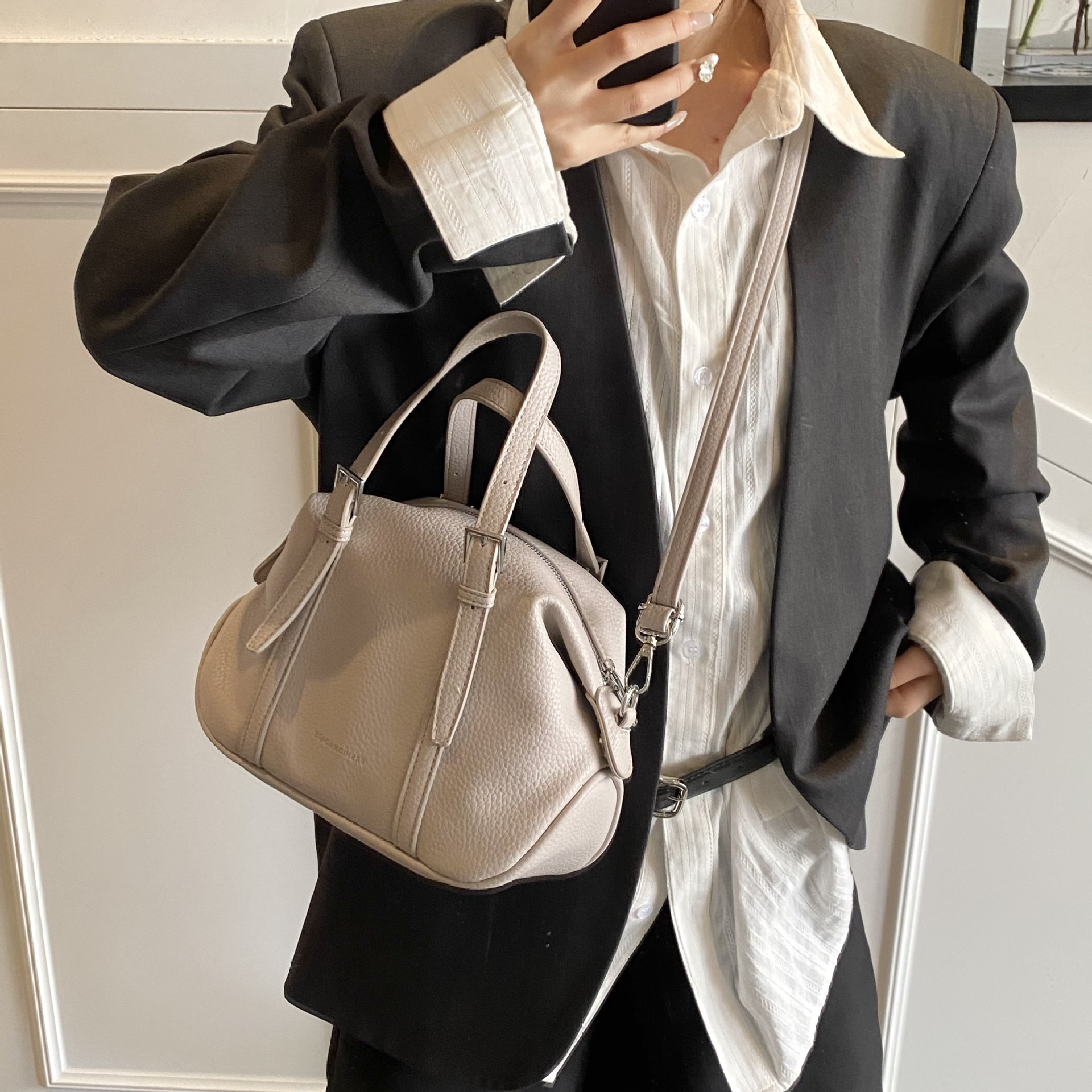 High-end retro lychee pattern small bag for women, 2025 new spring trend underarm single-shoulder bag, hand-held Boston bag details Picture