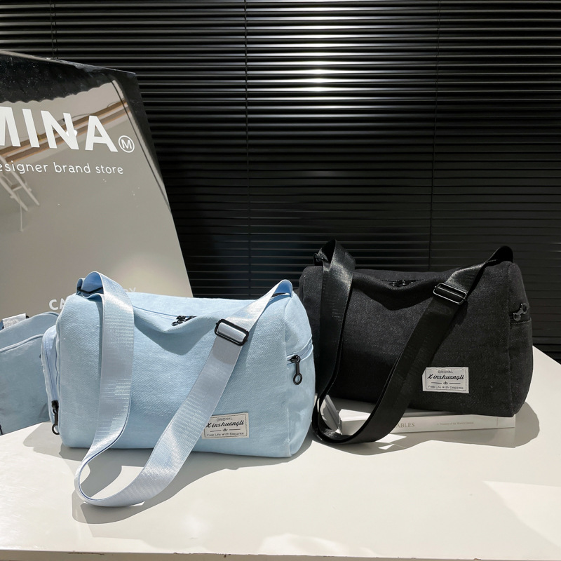 Japanese crossbody bag 2025 new style simple and casual single-shoulder fabric bag for women, trendy and sporty crossbody bag for students Application Scenario