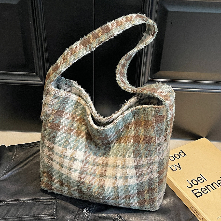 Tweed checkered bag for women, 2024 new trendy single-shoulder bag, large-capacity tote bag, fashionable commuter crossbody bag full figure