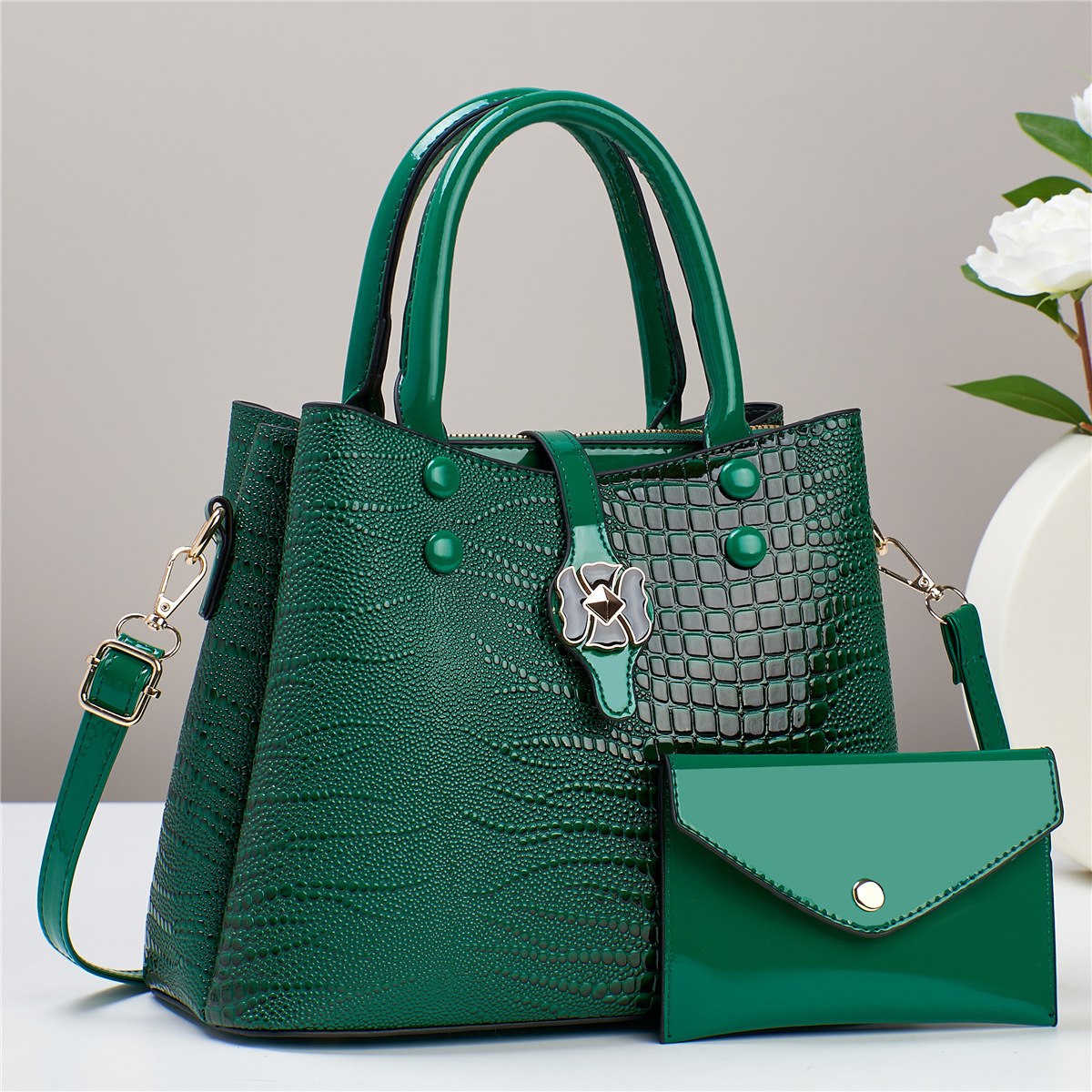 Mom Bag manufacturer's direct mail best-selling single-shoulder crossbody bag, versatile and elegant for export, 2023 summer new style for ladies, fashionable full figure