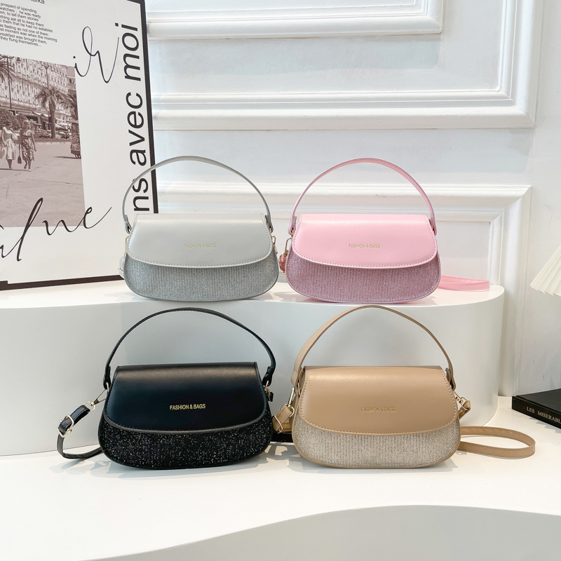 Niche and simple design underarm bag 2025, a fresh and elegant women's bag, casual, fashionable and versatile commuting single-shoulder bag, crossbody bag Application Scenario