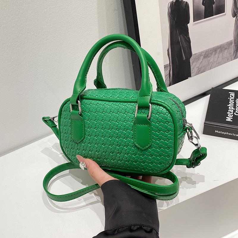 Korean minimalist handbag 2024 new style, niche and stylish Boston bowling bag, retro single-shoulder crossbody bag full figure