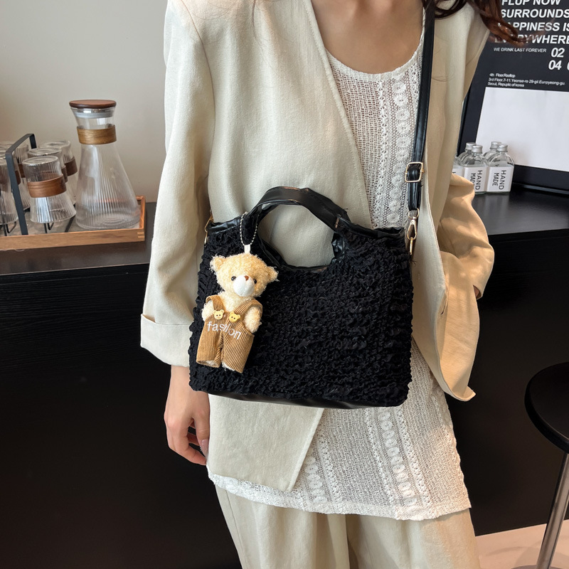 Bubble cloth bag for women with large capacity 2025 new summer single-shoulder crossbody bag. This year's popular commuting hand-held bucket bag details Picture
