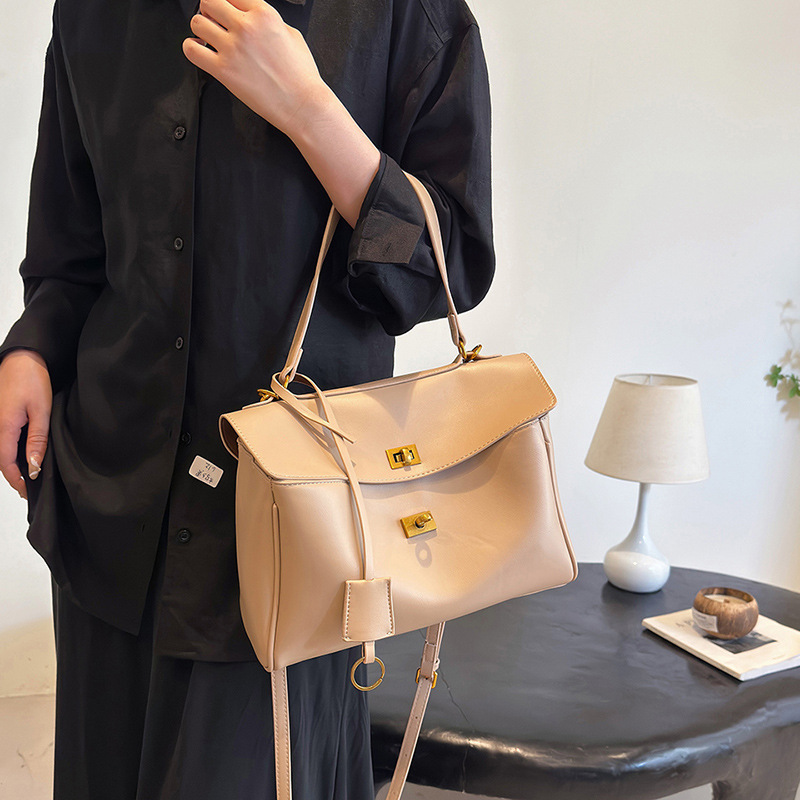 High-end texture soft surface simple underarm bag for women 2025 new large-capacity tote bag commuting single-shoulder crossbody bag Specification drawing